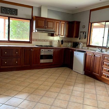 Bee'S Place - 3 Bedroom Home On 10 Acres Of Land With Distant Ocean Views Emu Bay Екстер'єр фото