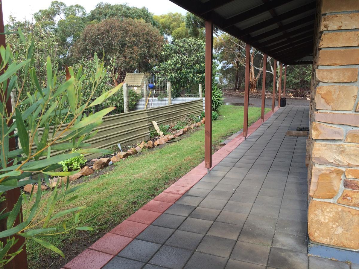 Bee'S Place - 3 Bedroom Home On 10 Acres Of Land With Distant Ocean Views Emu Bay Екстер'єр фото