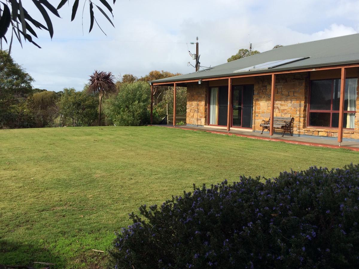 Bee'S Place - 3 Bedroom Home On 10 Acres Of Land With Distant Ocean Views Emu Bay Екстер'єр фото