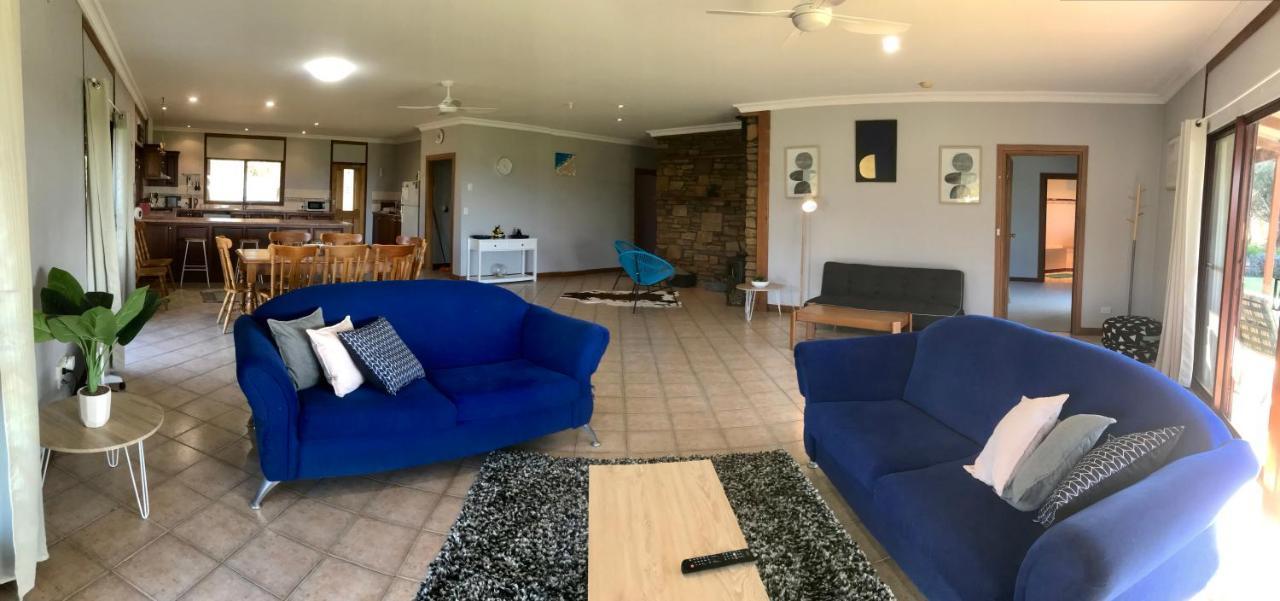 Bee'S Place - 3 Bedroom Home On 10 Acres Of Land With Distant Ocean Views Emu Bay Екстер'єр фото