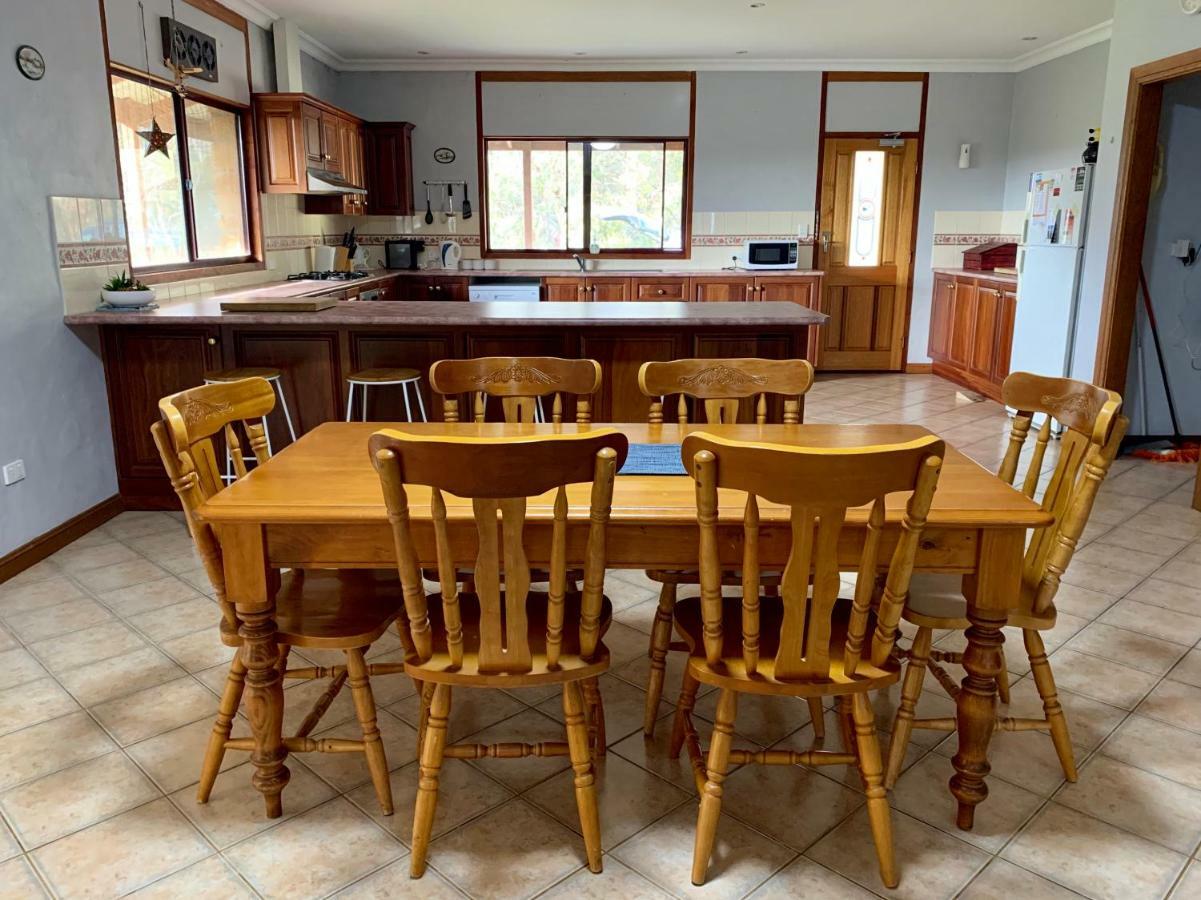 Bee'S Place - 3 Bedroom Home On 10 Acres Of Land With Distant Ocean Views Emu Bay Екстер'єр фото